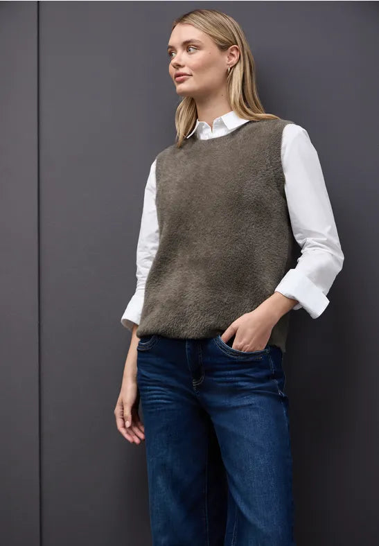 Vesta Street One 303302