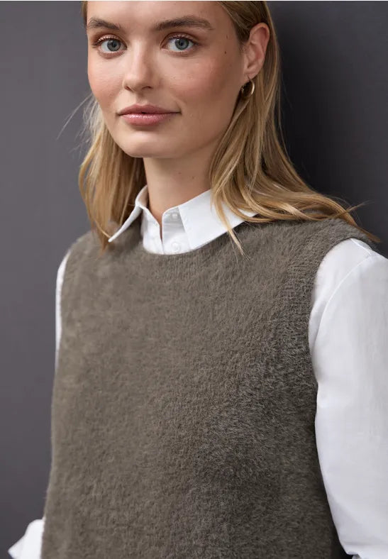 Vesta Street One 303302