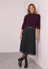 Sukně Street One 362073 v černé barvě – celý outfit s vínovým svetrem